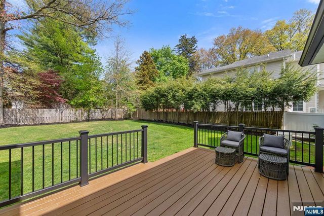 10 Sunset Road, Demarest, NJ 07627