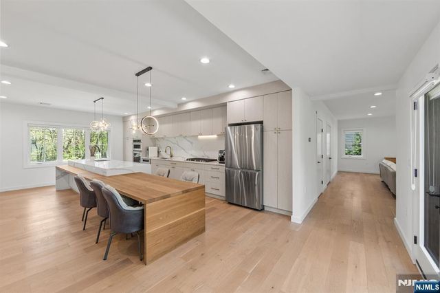 10 Sunset Road, Demarest, NJ 07627
