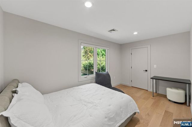 10 Sunset Road, Demarest, NJ 07627