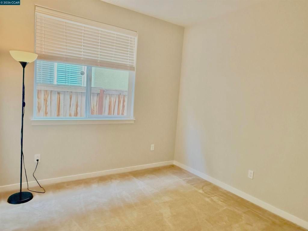 Image 12 of property listing at 307 Birmingham Ct, Fairfield, CA 94534