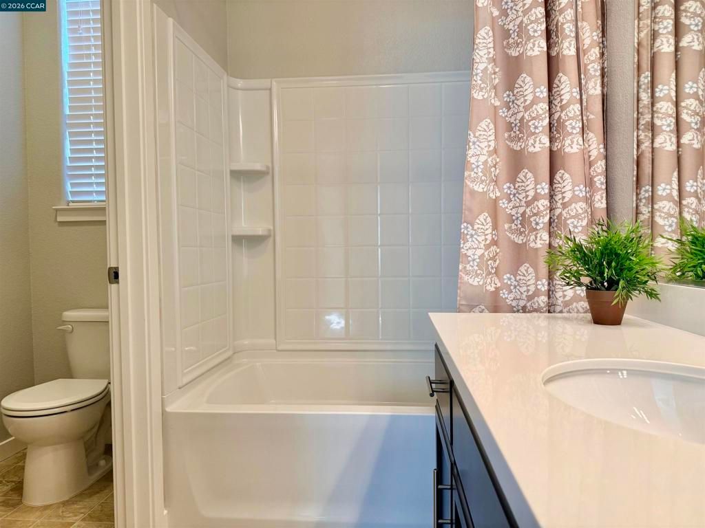 Image 20 of property listing at 307 Birmingham Ct, Fairfield, CA 94534