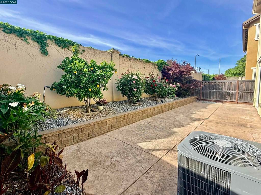 Image 25 of property listing at 307 Birmingham Ct, Fairfield, CA 94534