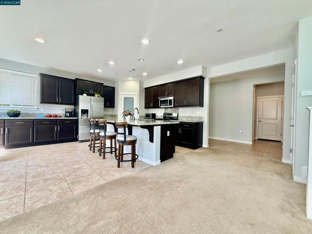 Image 3 of property listing at 307 Birmingham Ct, Fairfield, CA 94534