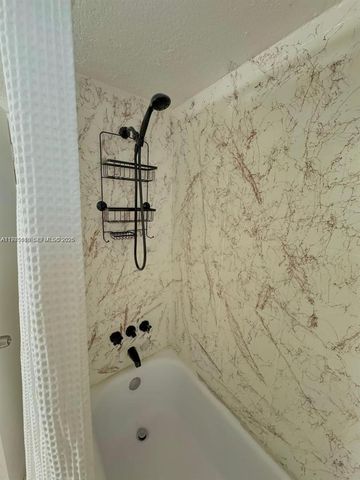 1530 NE 191st St 241, Miami, FL 33179