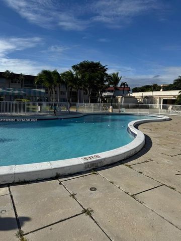 1530 NE 191st St 241, Miami, FL 33179