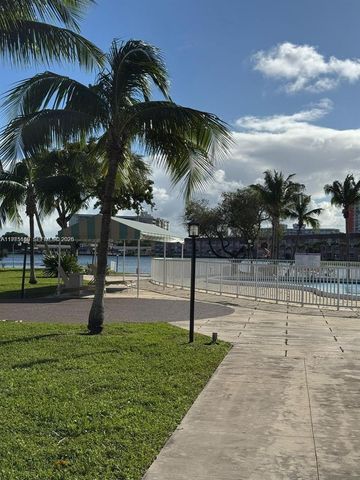 1530 NE 191st St 241, Miami, FL 33179