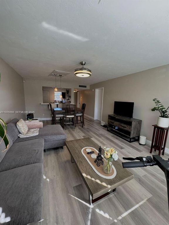 1530 NE 191st St 241, Miami, FL 33179