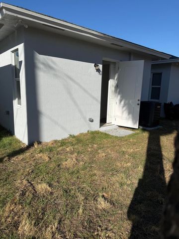 3204 Hiawatha Avenue, Palm Beach, FL 33480