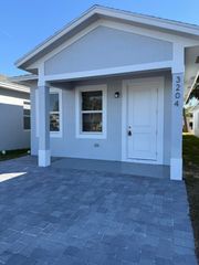 3204 Hiawatha Avenue, Palm Beach, FL 33480