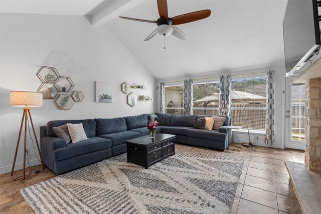 813 Indian Run DR, Pflugerville, TX 78660