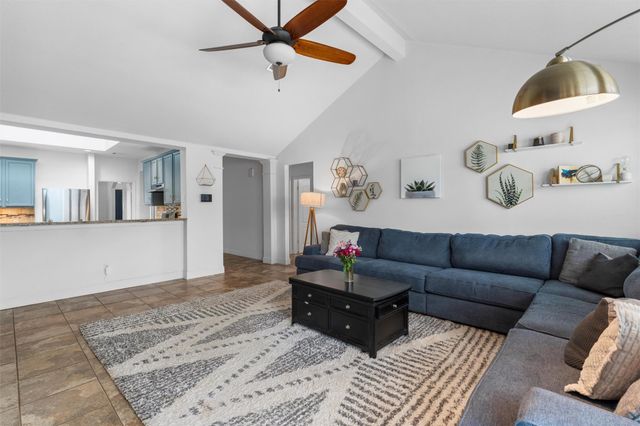 813 Indian Run DR, Pflugerville, TX 78660