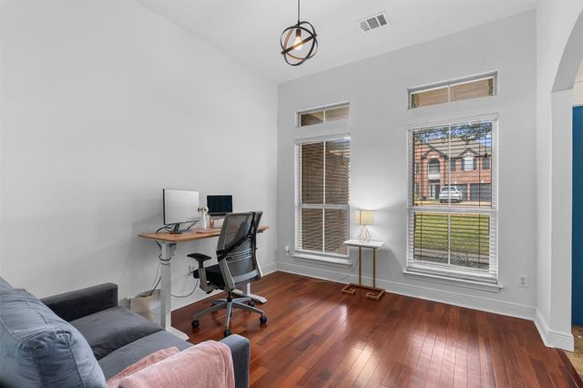 813 Indian Run DR, Pflugerville, TX 78660