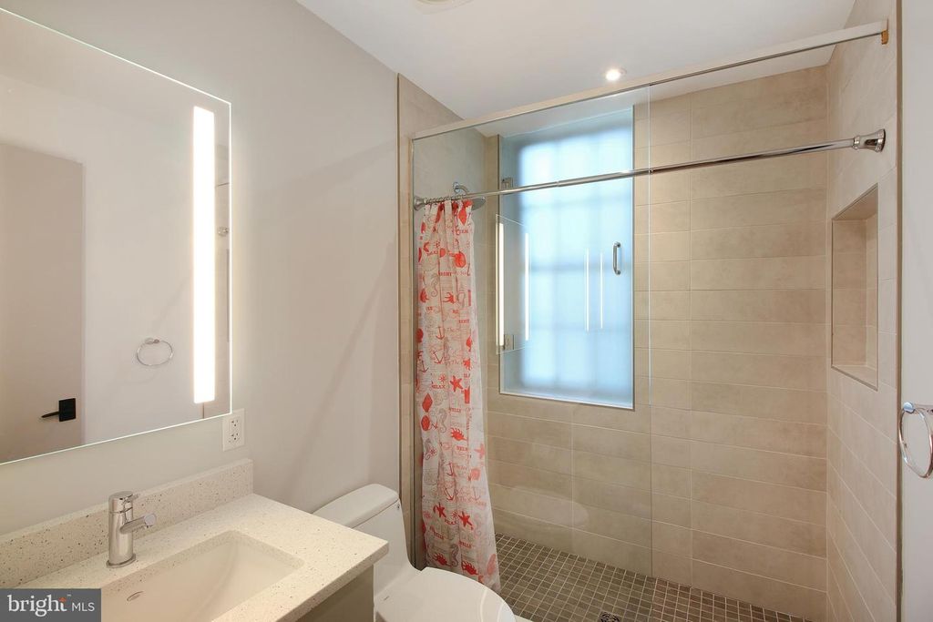 Image 12 of property listing at 444-448 K ST NW, Washington, DC 20001