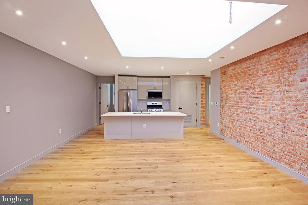 Image 5 of property listing at 444-448 K ST NW, Washington, DC 20001