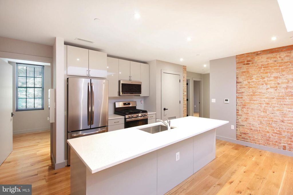 Image 6 of property listing at 444-448 K ST NW, Washington, DC 20001