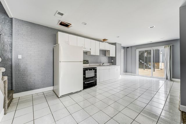 2530 N Neva Avenue 1RN, Chicago, IL 60707