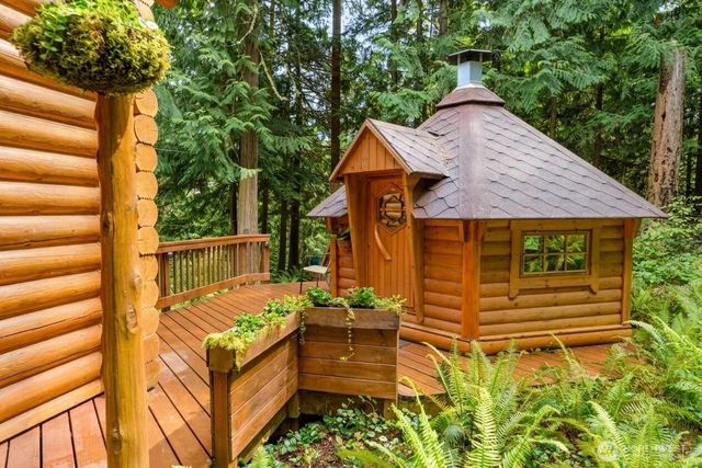 214 Cougar Crest Road, Sequim, WA 98382