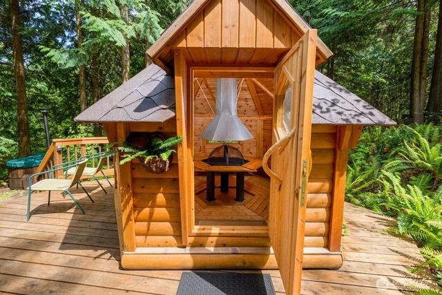 214 Cougar Crest Road, Sequim, WA 98382