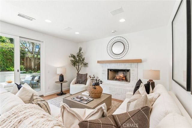 1827 Port Westbourne Place, Newport Beach, CA 92660