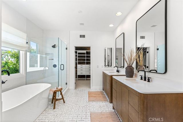 1827 Port Westbourne Place, Newport Beach, CA 92660