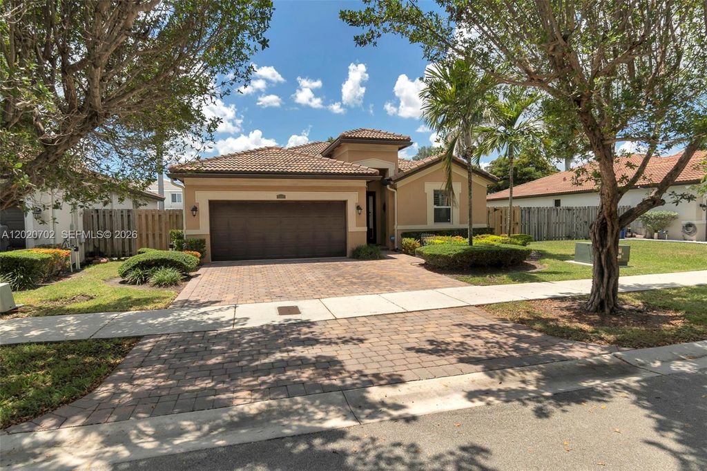 25180 SW 119th Ave, Homestead, FL 33032