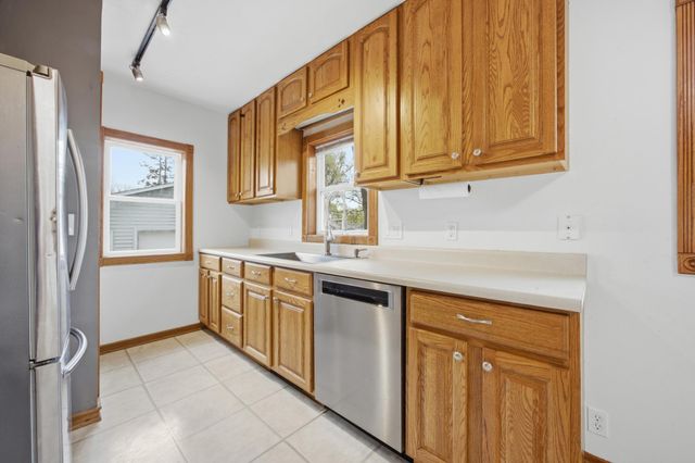 1621 8th Avenue S, Fargo, ND 58103