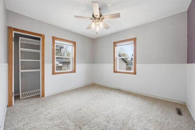 1621 8th Avenue S, Fargo, ND 58103