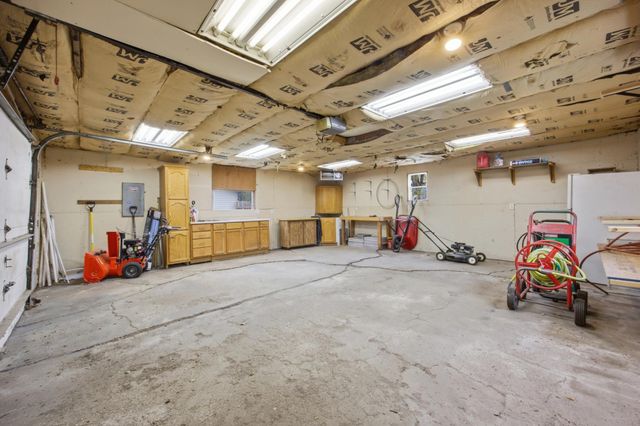 1621 8th Avenue S, Fargo, ND 58103
