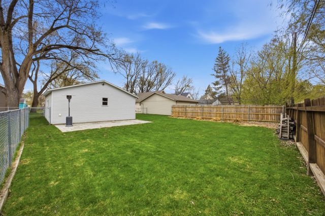 1621 8th Avenue S, Fargo, ND 58103