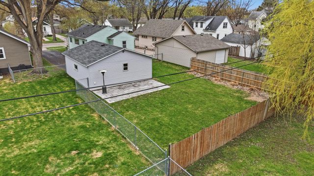 1621 8th Avenue S, Fargo, ND 58103