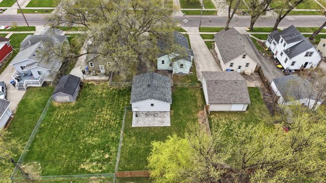 1621 8th Avenue S, Fargo, ND 58103