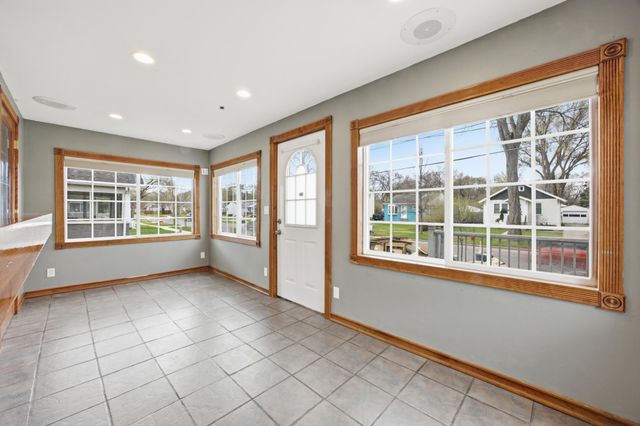 1621 8th Avenue S, Fargo, ND 58103