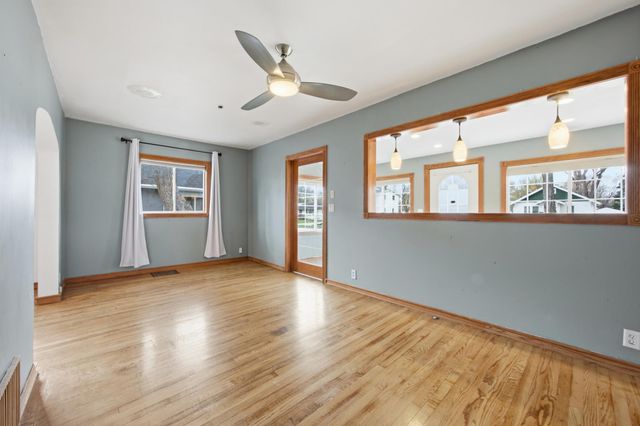 1621 8th Avenue S, Fargo, ND 58103