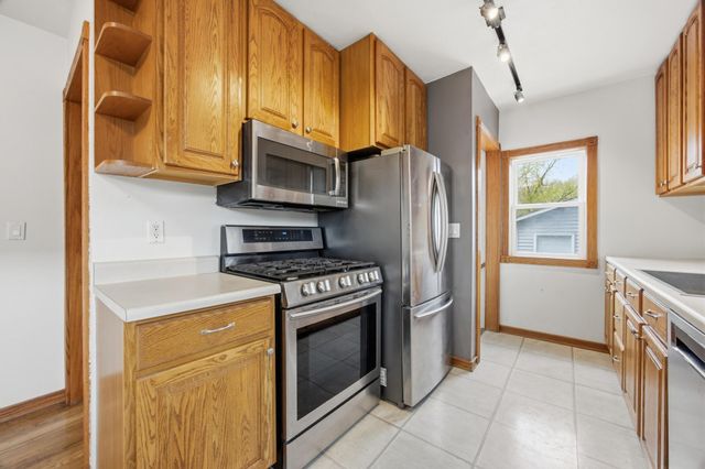 1621 8th Avenue S, Fargo, ND 58103