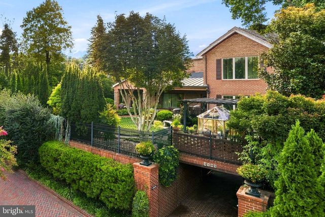 4105 EAST-WEST HWY, Chevy Chase, MD 20815
