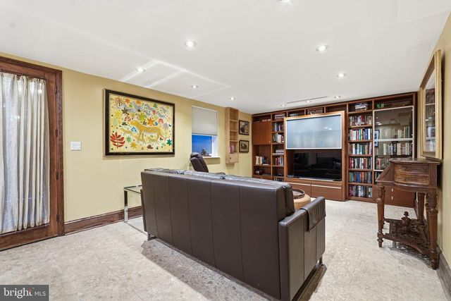 4105 EAST-WEST HWY, Chevy Chase, MD 20815