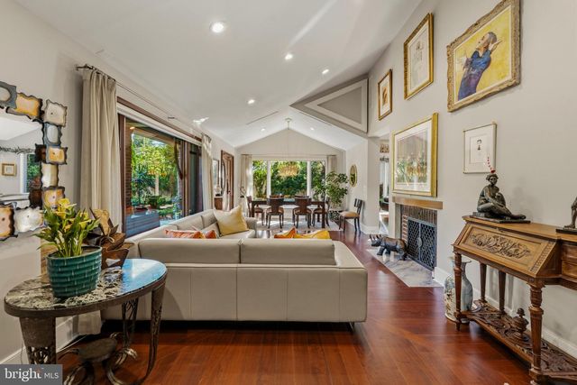 4105 EAST-WEST HWY, Chevy Chase, MD 20815