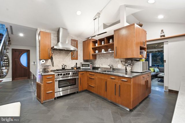 4105 EAST-WEST HWY, Chevy Chase, MD 20815