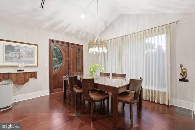 4105 EAST-WEST HWY, Chevy Chase, MD 20815