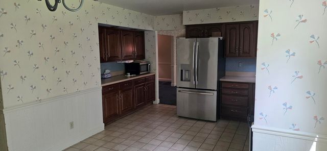 2106 Worthington Drive, Valparaiso, IN 46383