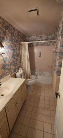 2106 Worthington Drive, Valparaiso, IN 46383