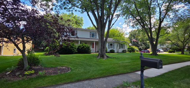 2106 Worthington Drive, Valparaiso, IN 46383