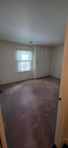 2106 Worthington Drive, Valparaiso, IN 46383