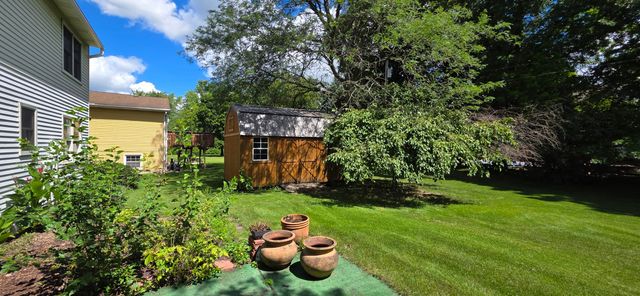 2106 Worthington Drive, Valparaiso, IN 46383