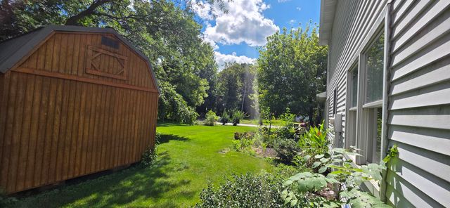 2106 Worthington Drive, Valparaiso, IN 46383