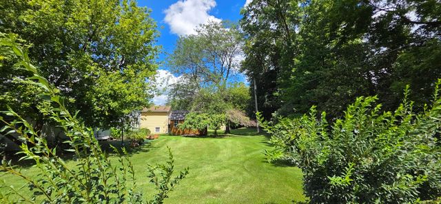 2106 Worthington Drive, Valparaiso, IN 46383