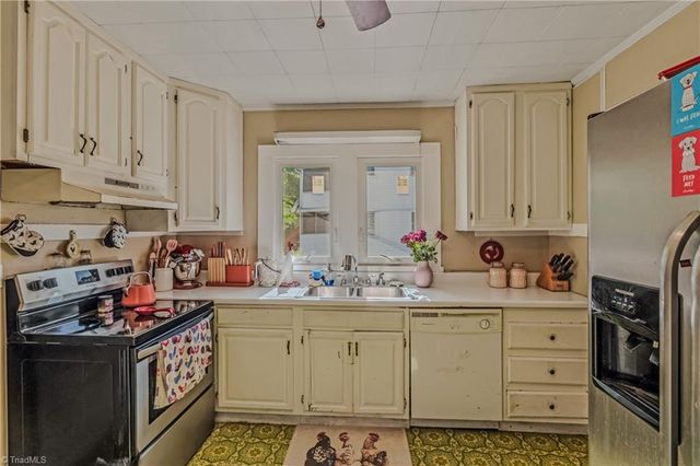 130 W Elm Street, Mount Airy, NC 27030