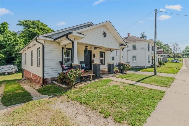 130 W Elm Street, Mount Airy, NC 27030