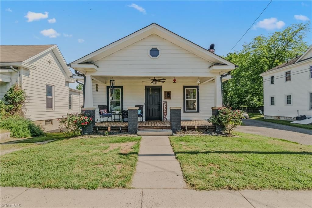 130 W Elm Street, Mount Airy, NC 27030
