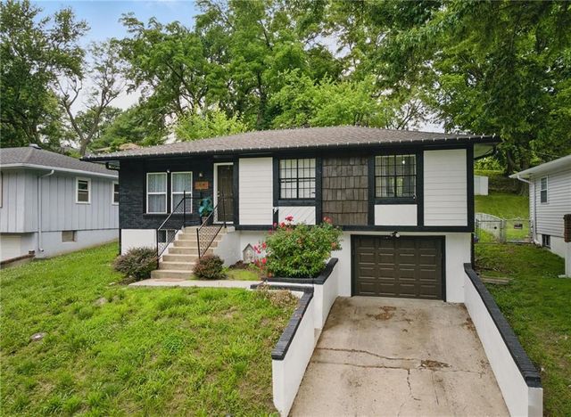 314 N Forest Avenue, Sugar Creek, MO 64054